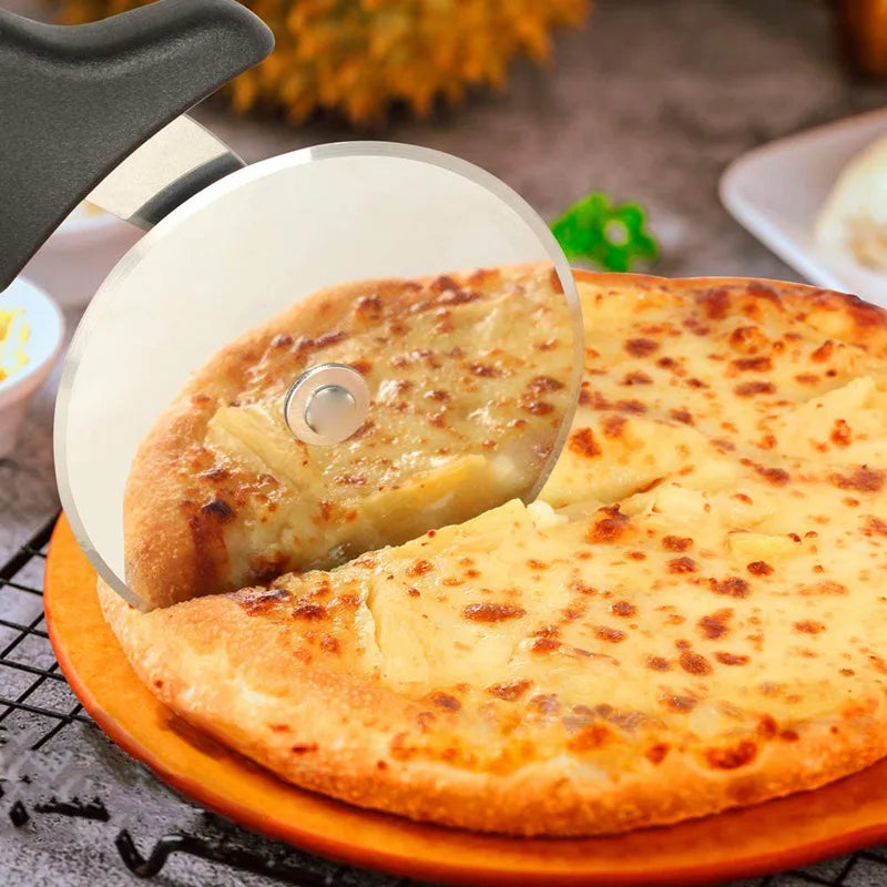 New Pizza Cutters Kitchen Accessories Stainless Steel Pastry Roller Cutter Pizza Knife Cookie Cake Roller Wheel Scissor Cutting